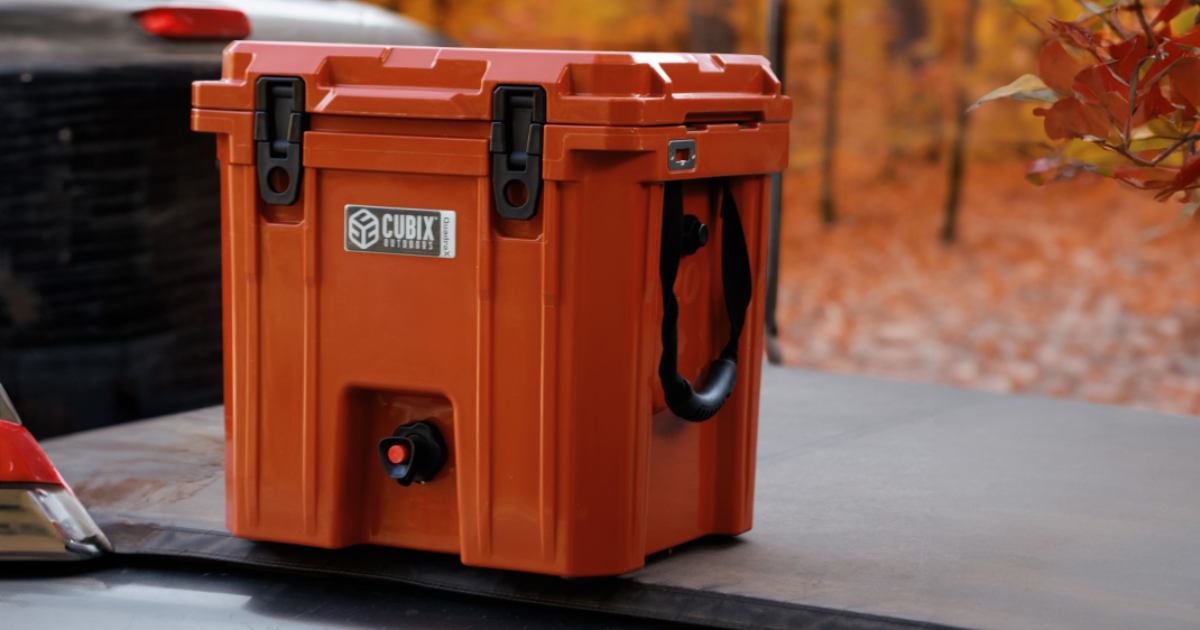 20 quart two-in-one cooler/beverage dispenser in orange